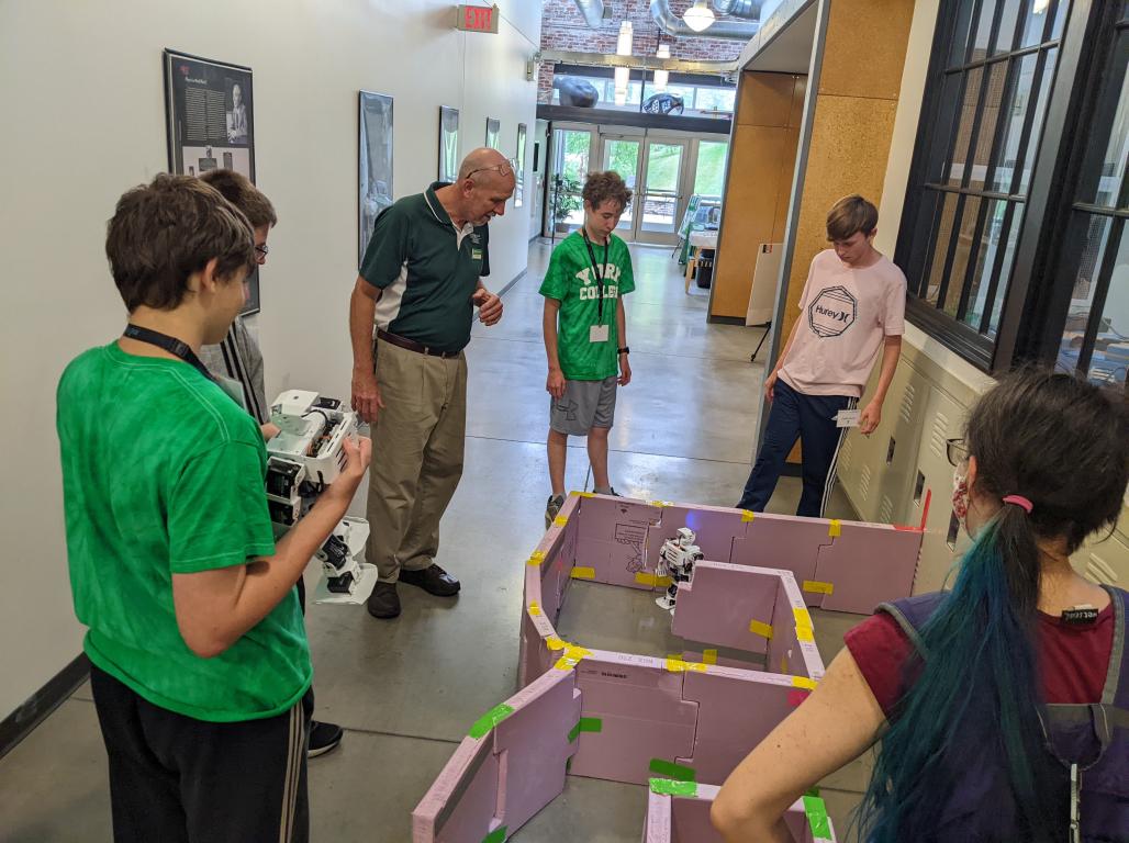 Kinsley Engineering Center Hosts High School Students for a robotics workshop