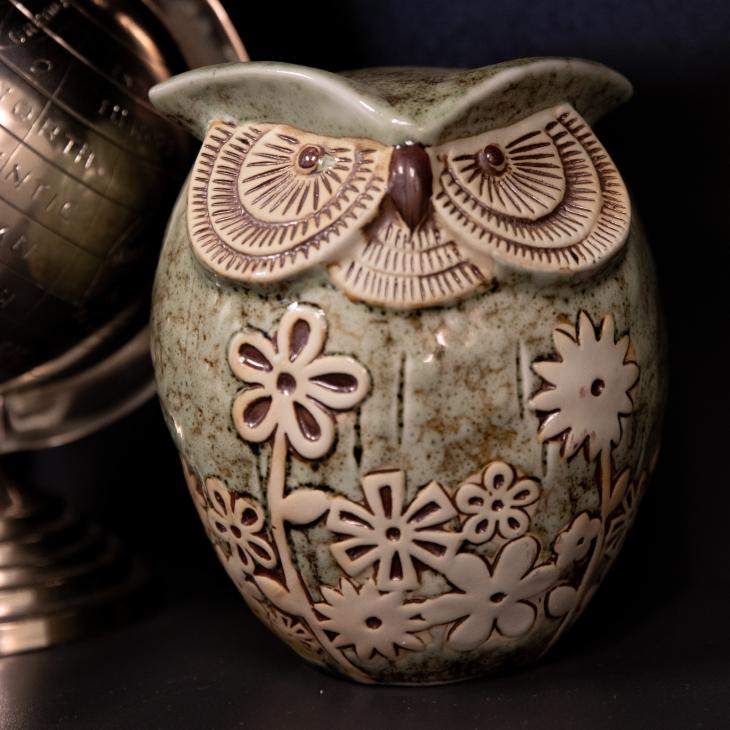 A pottery owl.