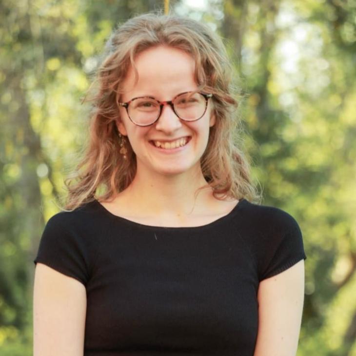 Headshot - Author Hannah Zinn